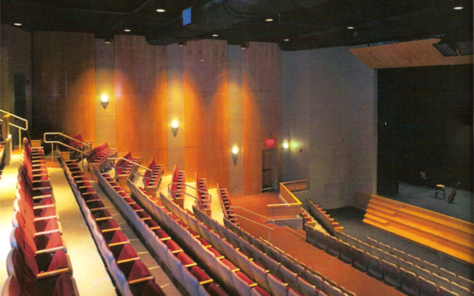 McCulloch Center for the Arts