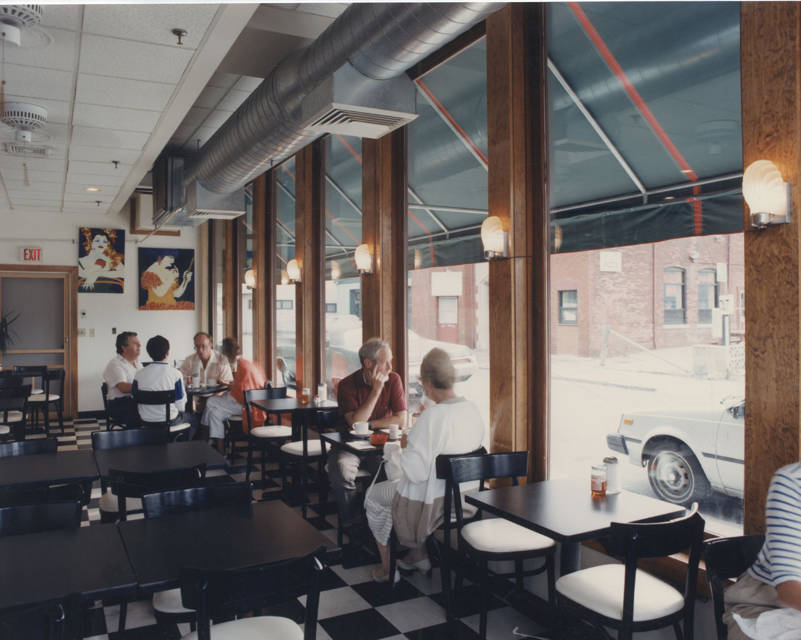 Wellington Square - Restaurant